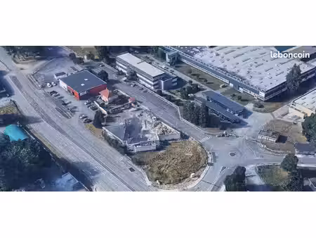 local 130 m²