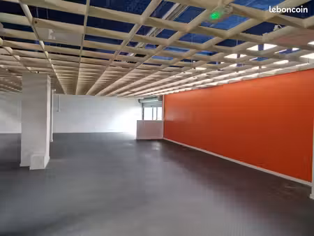local commercial 400 m²
