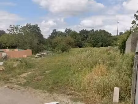 terrain 385m2