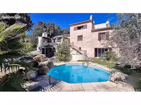 appartement-villa 3/4 pièces – 175 m² totale – jardin  piscine  jacuzzi et 3 parkings