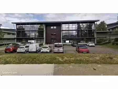 bureaux 196 m²