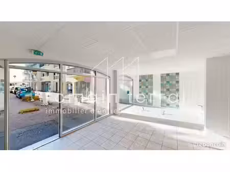 local commercial 70 m² feytiat