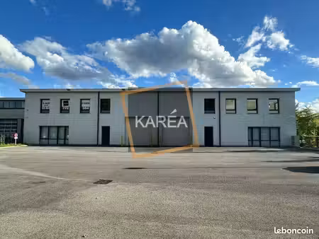 local d'activite 990 m² serris