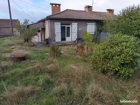 maison à peyrat le château