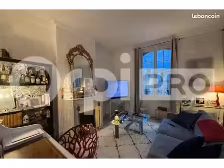 bâtiment 409 m²