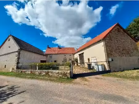 ancien corps de ferme en u sur 5900m2