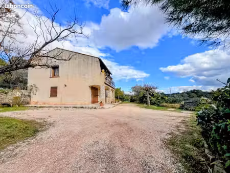 propriété 7 pièces 182 m²