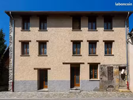 grande maison de village de 330 m² – fort potentiel  multiples projets
