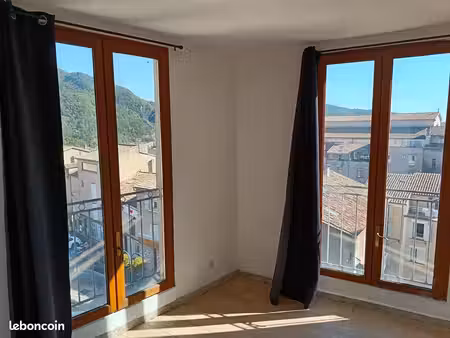 vends appartement 40 m2 centre ville sisteron