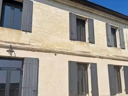 superbe maison de campagne avec ecurie piscine interieur et sallle de sport