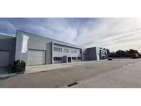 entrepôt à louer à eke pour € 9.600