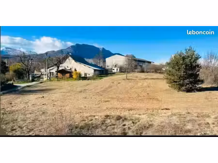 terrain constructible de 1450 m2