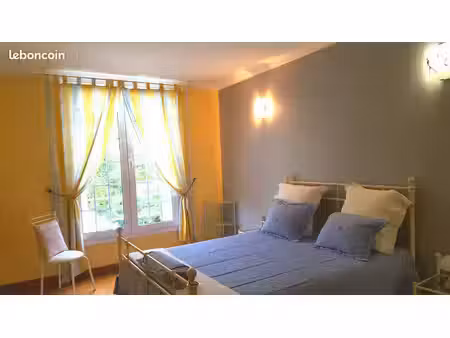 chambre agréabe avec vue jardin