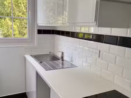 beau 2 pièces totalement rénové situé à vaucresson
