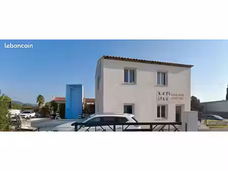 à louer – votre futur bureau de 40m2 vous attend à cuers 600 ht