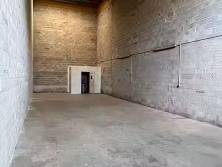 la garde - local 110 m2 dans la zone industrielle