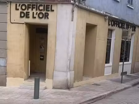 location local commercial