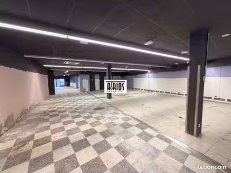 local commercial 427 m² toulon