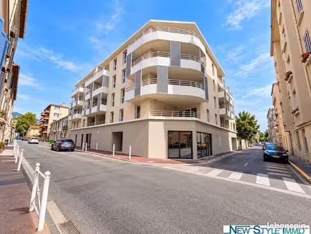 local commercial 60 m² toulon