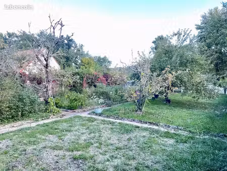terrain 730 m² maisse
