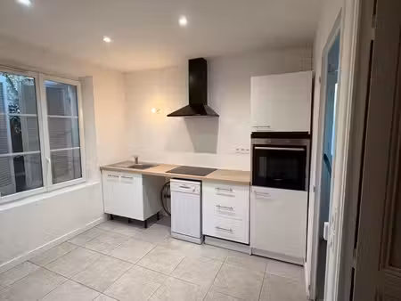 t3 rénové de 52 m² – garage et extérieur privatif – toulon ouest