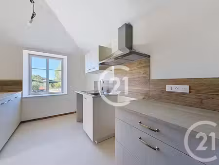 maison à louer - 3 pièces - 72 50 m2 - bourg charente - 16 - poitou-charentes