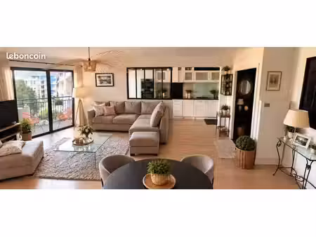 appartement t3 rénové 74 75 m² avec balcons et grand garage - port/centre