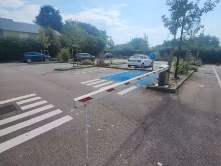 parking extérieur – barrière télécommandée – bois-guillaume