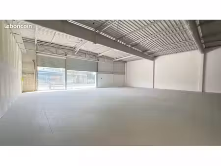 local commercial 871 m²