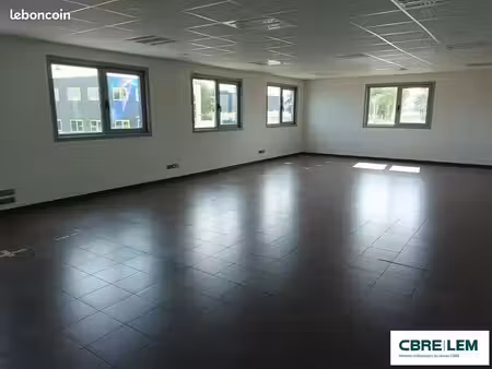 bureaux 300 m² saint jean de la neuville