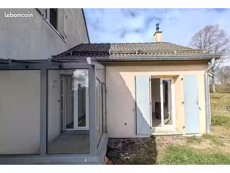 maison de plain-pied t1 bis à st agrève