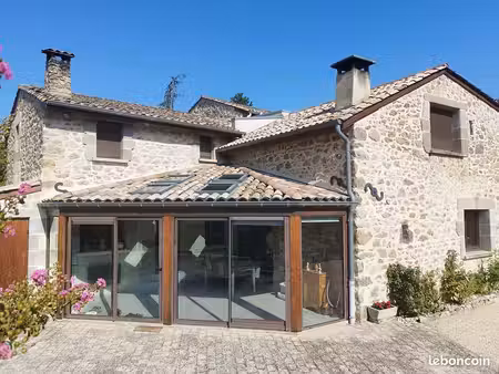 mas en pierre rénové secteur résidentiel saint peray
