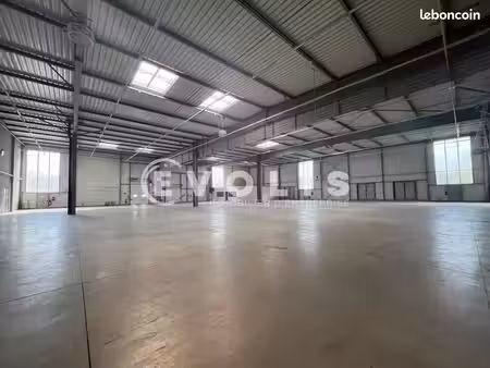 local d'activité 1 978 m²