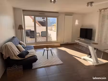 très beau t2 centre chambéry