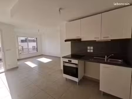 t3 non meublé 61m2