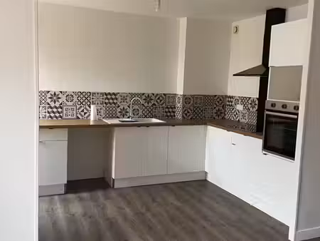 appartement rénové 57 m² t2 non meublé - avec box + parking