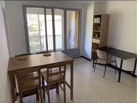 grand studio ( 30 m2 ) hôpitaux facultés plans des 4 seigneurs