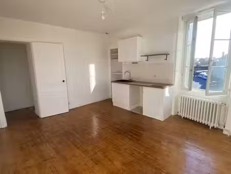 appartement t2 - centre ville - charges comprises