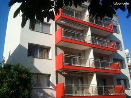 particulier loue appartement: 2 pièces meublé