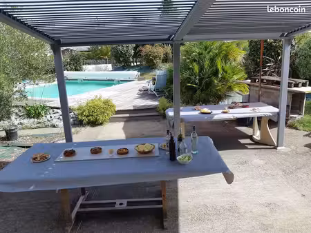 maison familiale avec piscine  beaux volumes et terrain de 3 000 m²