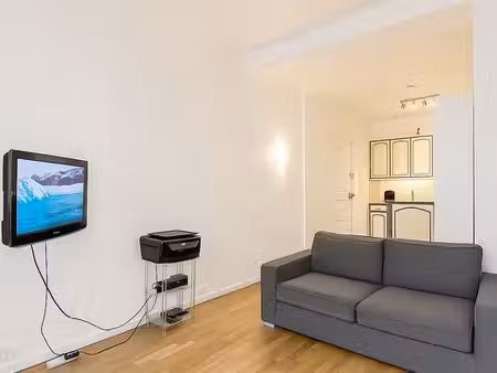 face à la gare de colombes – superbe studio art déco lumineux avec cuisine ouverte et 3 m 