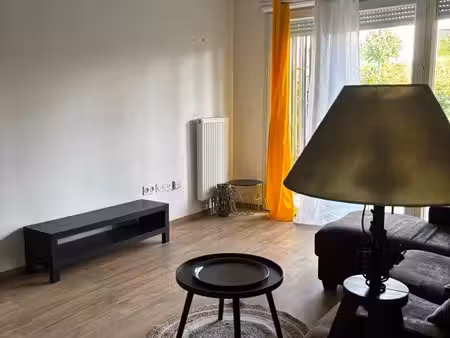 t2 meublée avec parking et balcon