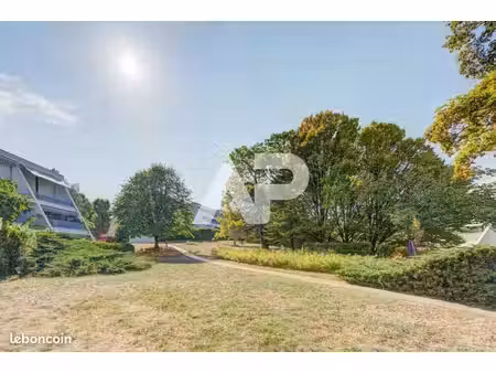 studio 1 pièce 32 m²