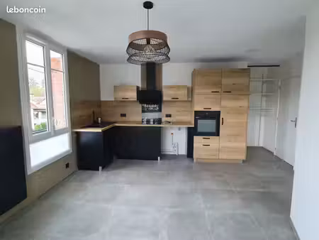 location appartement meuble de 32 m² avec un coin nuit fermé à boissy-saint-léger