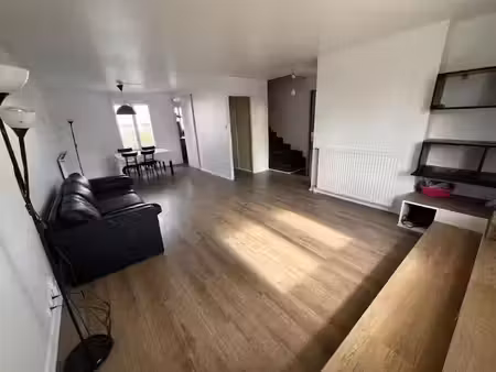 location meublée duplex 4 pièces 90.25 m² à cergy (95000)  1 500 €