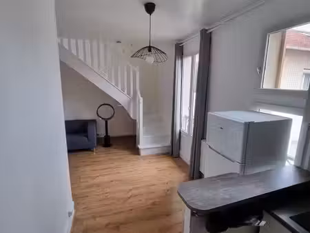 location meublé appartement duplex de 2 pièces située a choisy le roi côté résidentiel pro