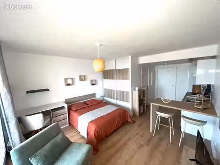 studio meublé premium climatisé entre chu et butor – terrasse et parking