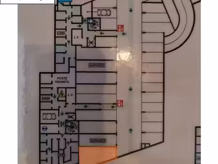 parking box double 36 m2 + local