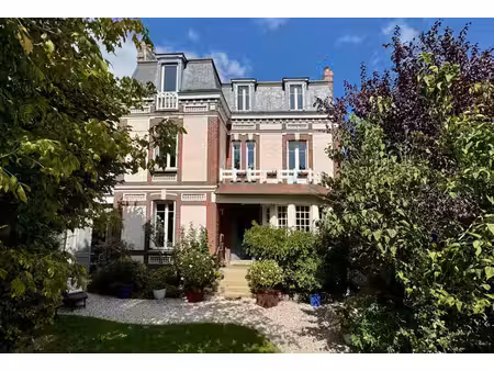 maison de luxe à vendre dans le quartier gallieni-saint andre