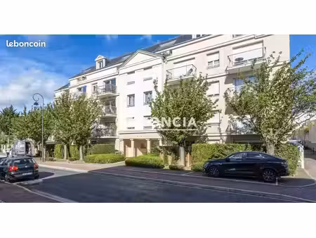 appartement 4 pièces rue des morteaux  au calme a deux pas du rer b croix de berny et du p